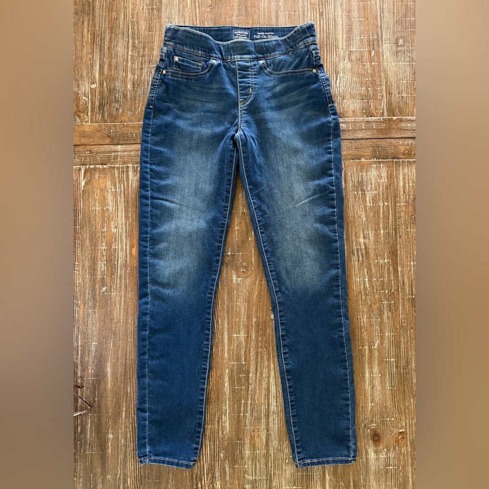 Signature by Levi Strauss Totally Shaping Pull-On Skinny Jeans in Dark Blue Wash
